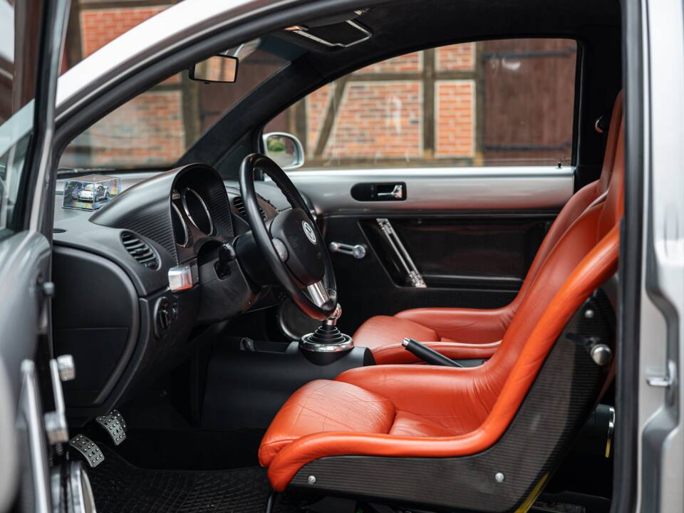 Image 24/48 of Volkswagen New Beetle RSI (2003)