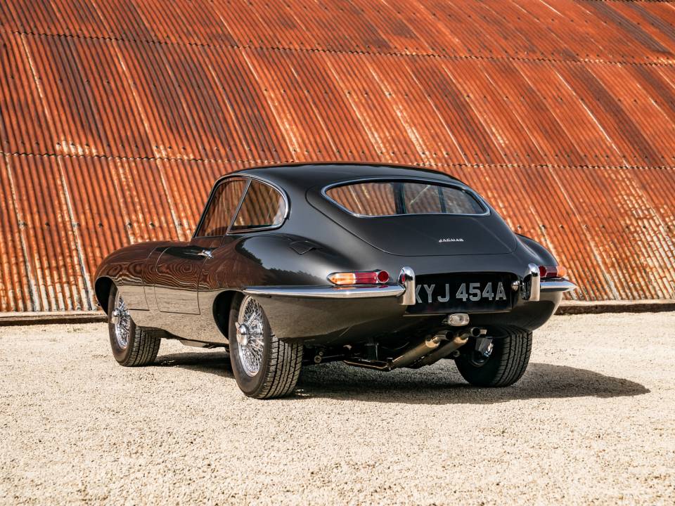 Immagine 6/46 di Jaguar E-Type 3.8 (1963)