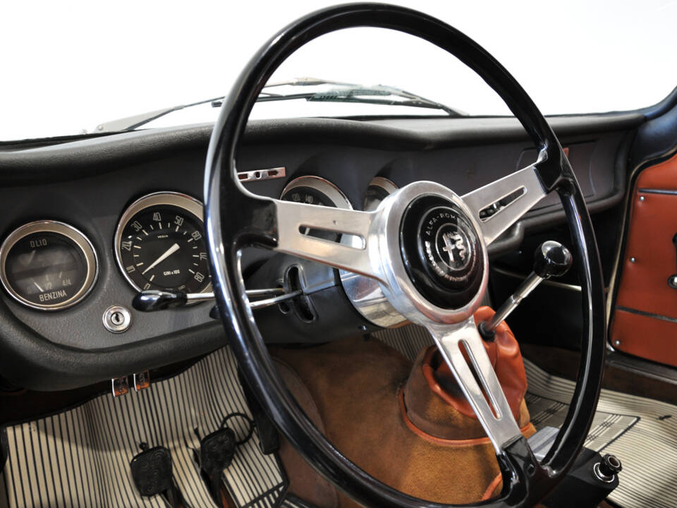 Image 44/65 of Alfa Romeo Giulia 1600 Sprint GT (1964)