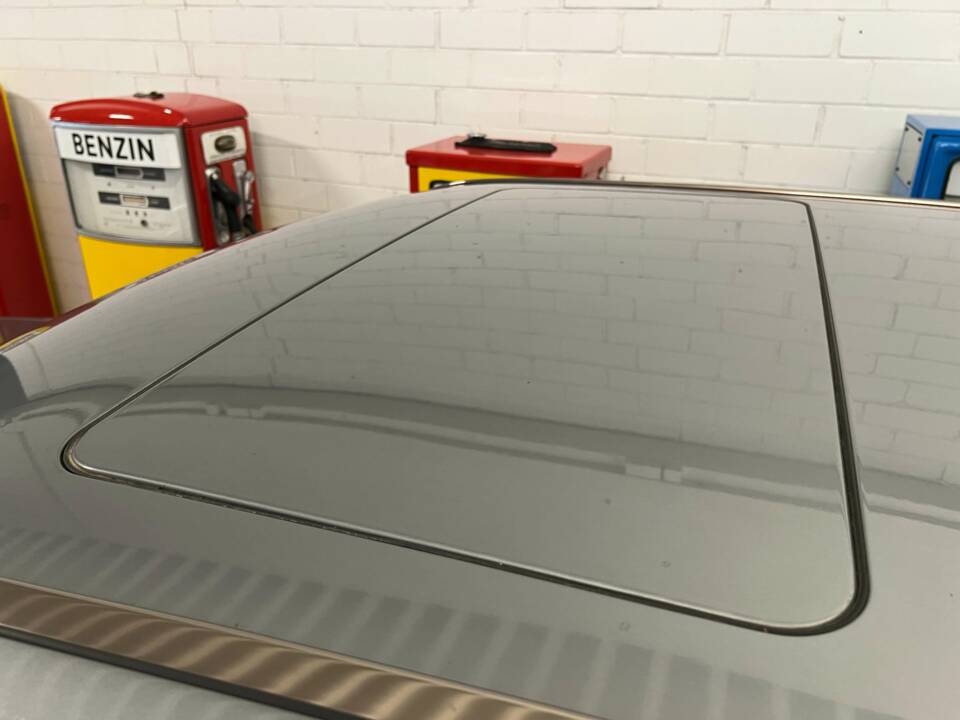 Image 16/22 of Mercedes-Benz 190 E 2.3 (1992)
