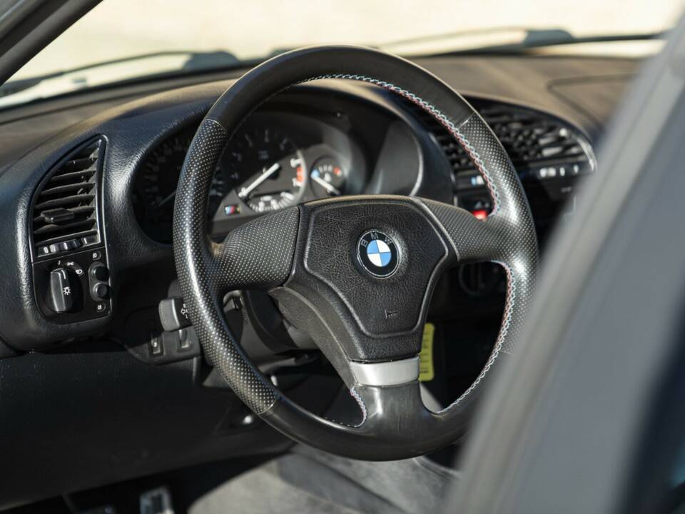 Bild 36/50 von BMW 318is "Class II" (1994)