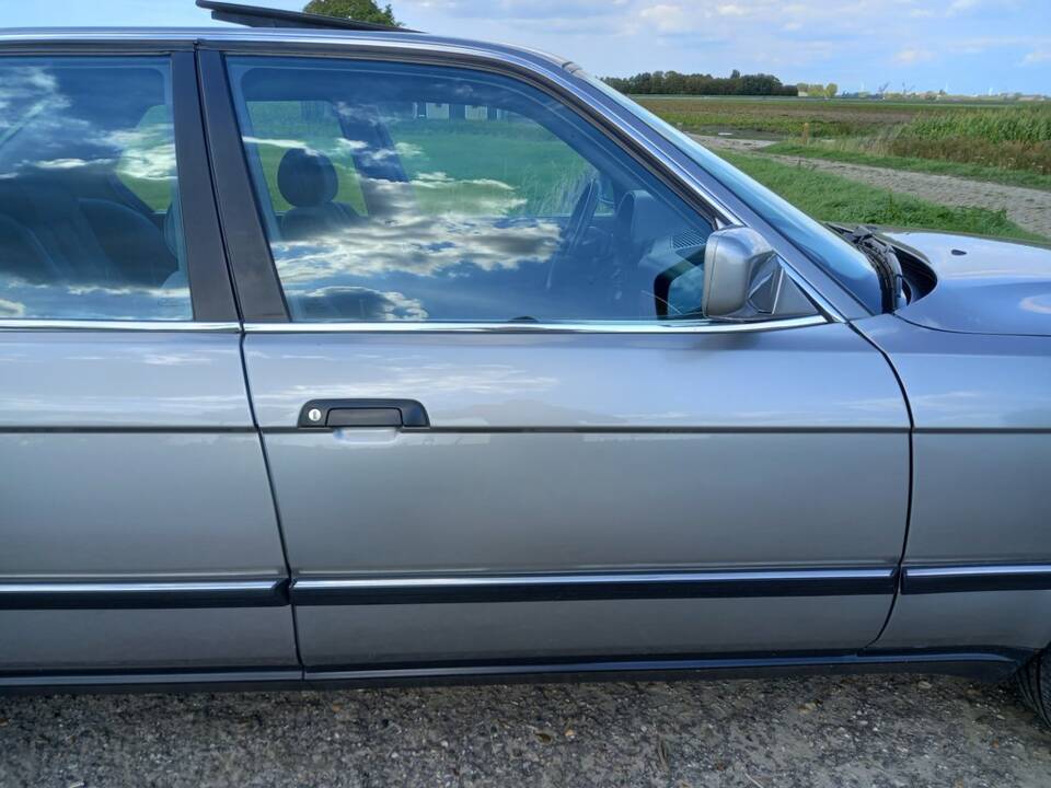 Bild 6/8 von BMW 735i (1987)