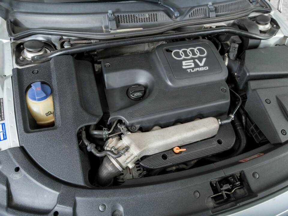 Bild 37/50 von Audi TT 1.8 T (2000)