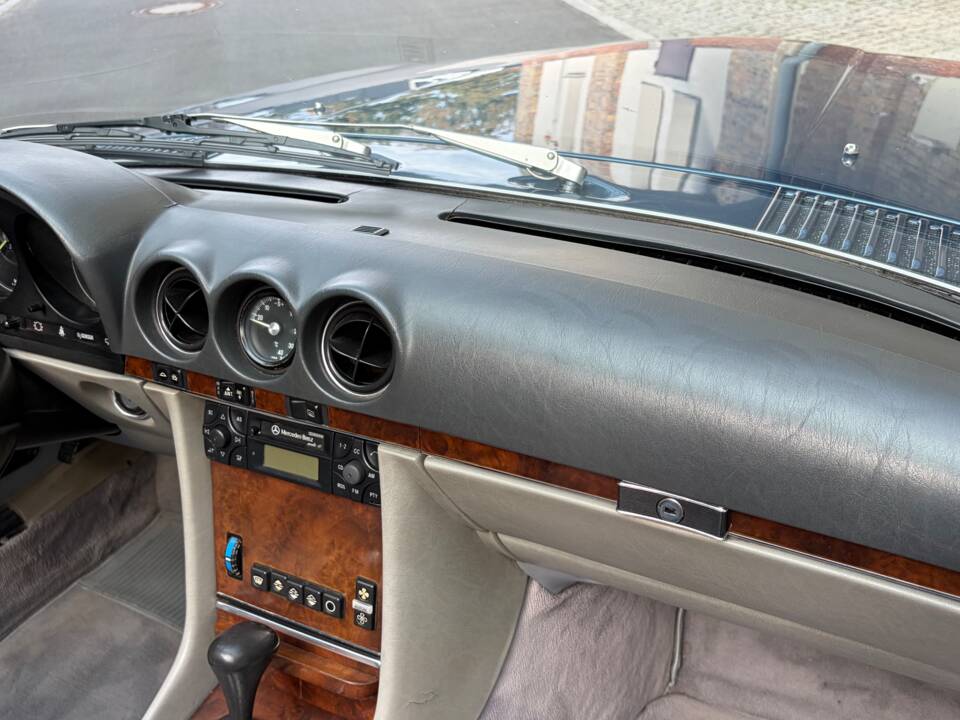 Image 76/88 of Mercedes-Benz 380 SL (1984)