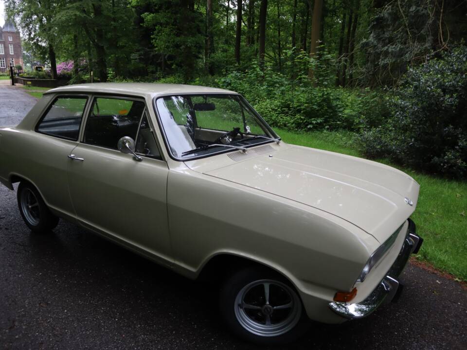 Bild 29/55 von Opel Kadett 1,1 S (1971)