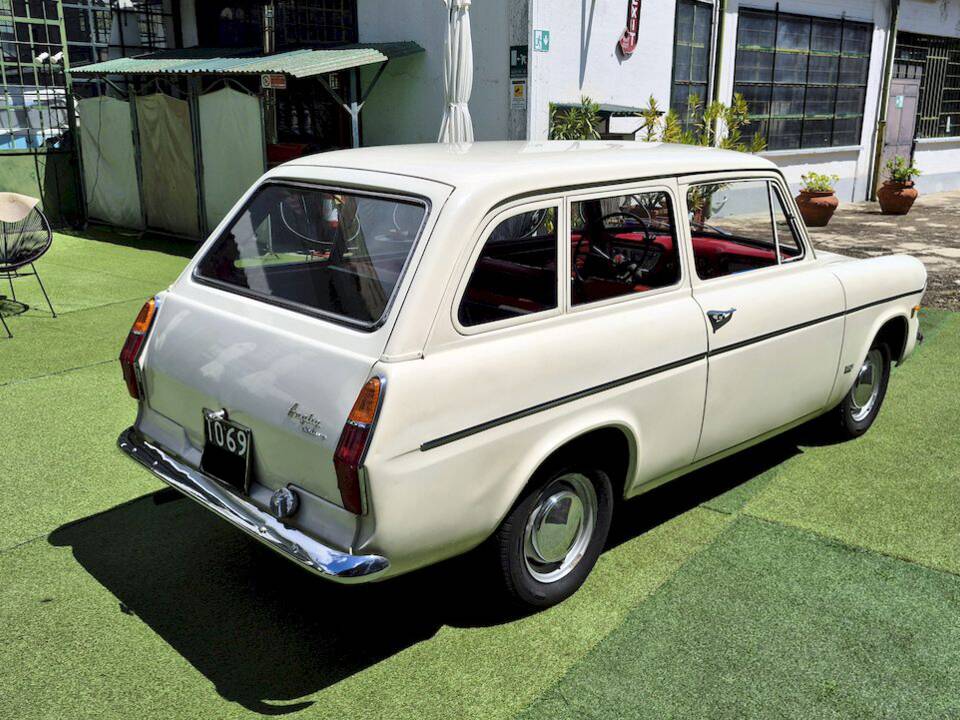 Image 21/63 of Ford Anglia (1965)