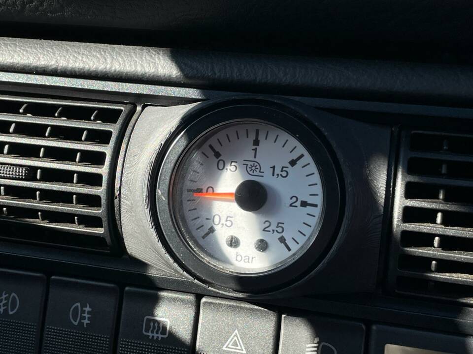 Image 23/34 of Audi S6 Avant (1996)