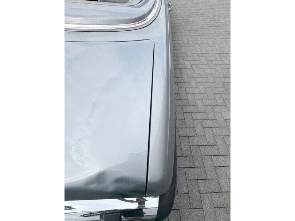 Image 16/50 de Mercedes-Benz 560 SL (1988)
