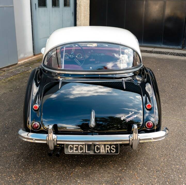 Image 18/50 of Austin-Healey 3000 Mk II (BN7) (1962)