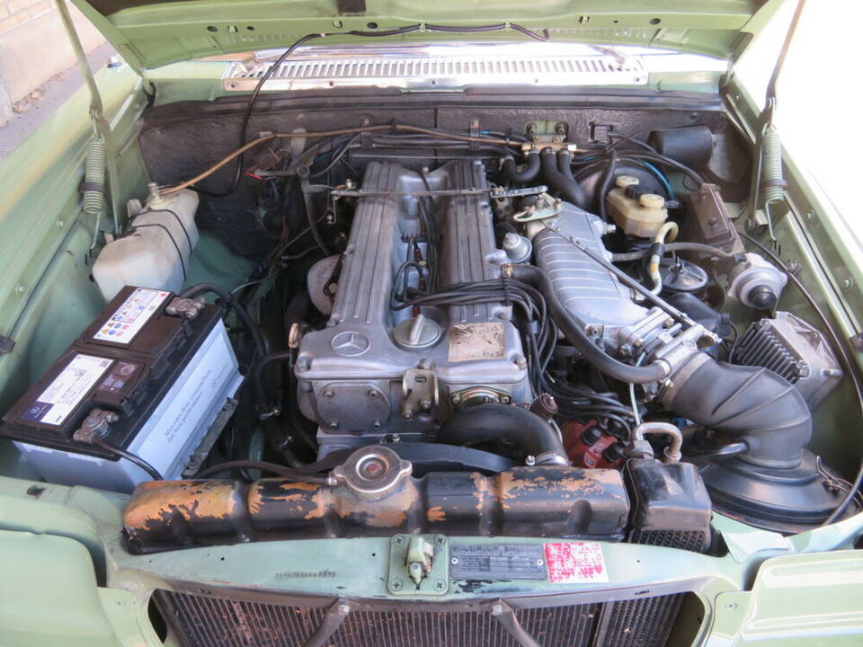 Image 14/19 of Mercedes-Benz 280 CE (1973)