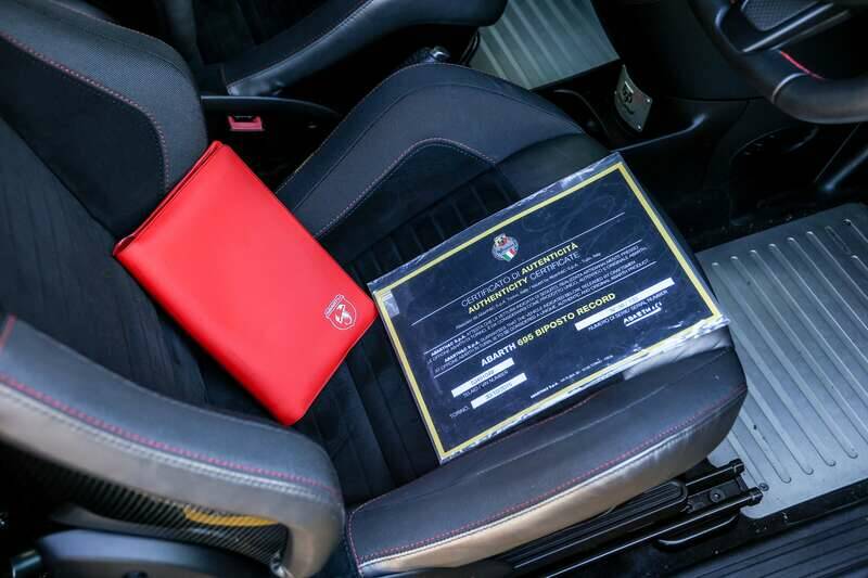 Immagine 32/41 di Abarth 695 Biposto (2006)