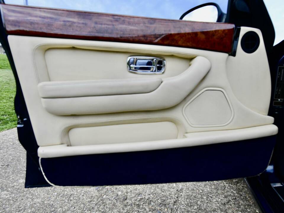 Imagen 48/50 de Bentley Arnage Green Label (1999)