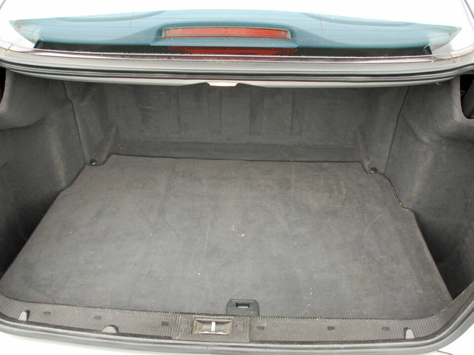 Imagen 29/34 de Mercedes-Benz E 240 (1999)