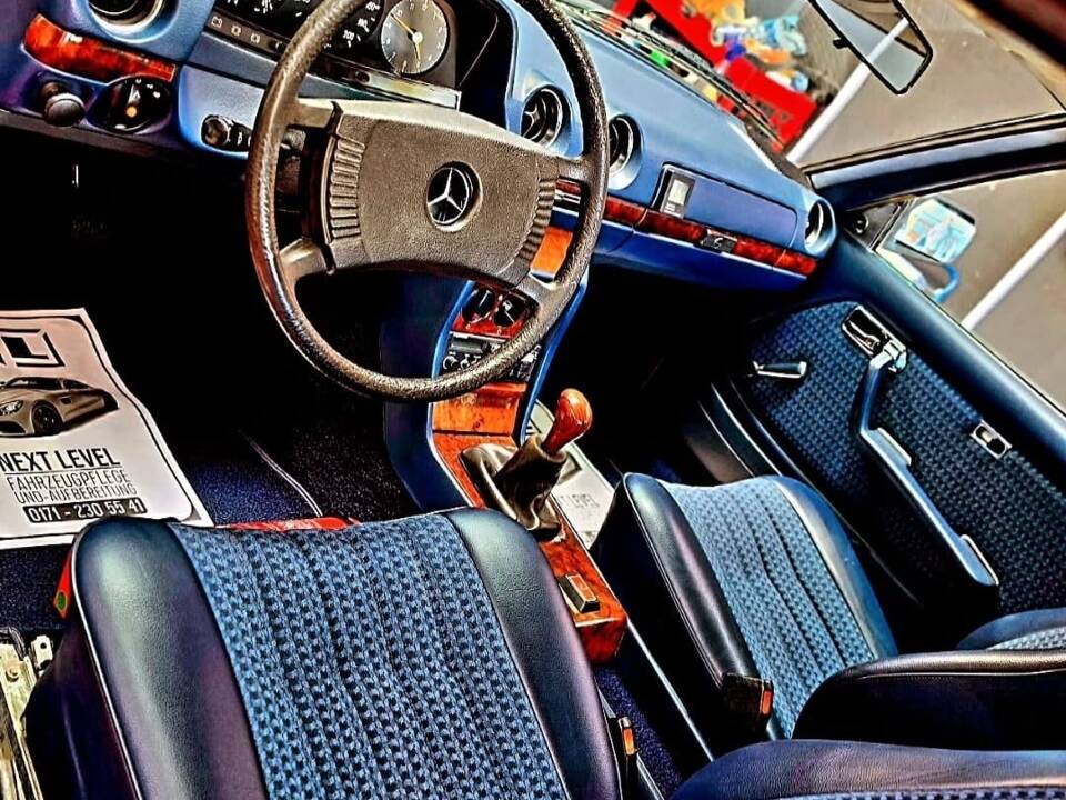 Image 5/6 of Mercedes-Benz 230 C (1978)