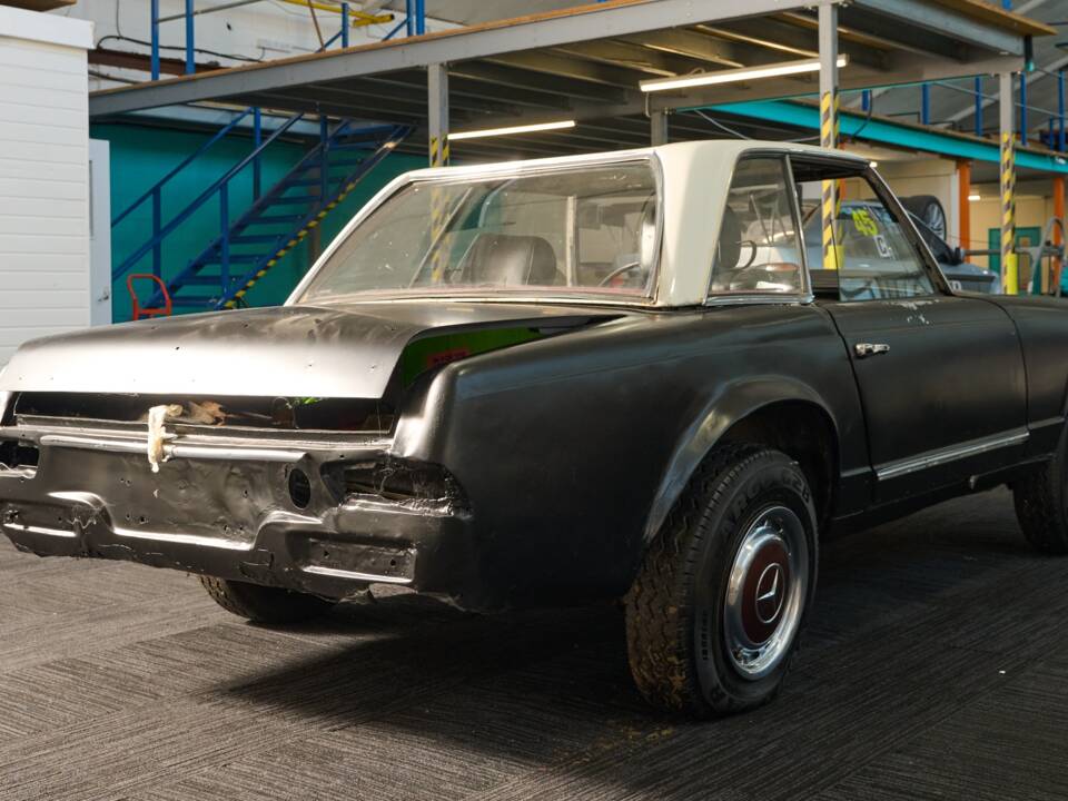 Image 3/47 de Mercedes-Benz 250 SL (1967)