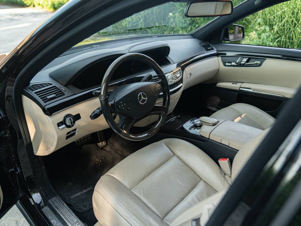 Immagine 36/50 di Mercedes-Benz S 350 CDI BlueEFFICIENCY L (2011)