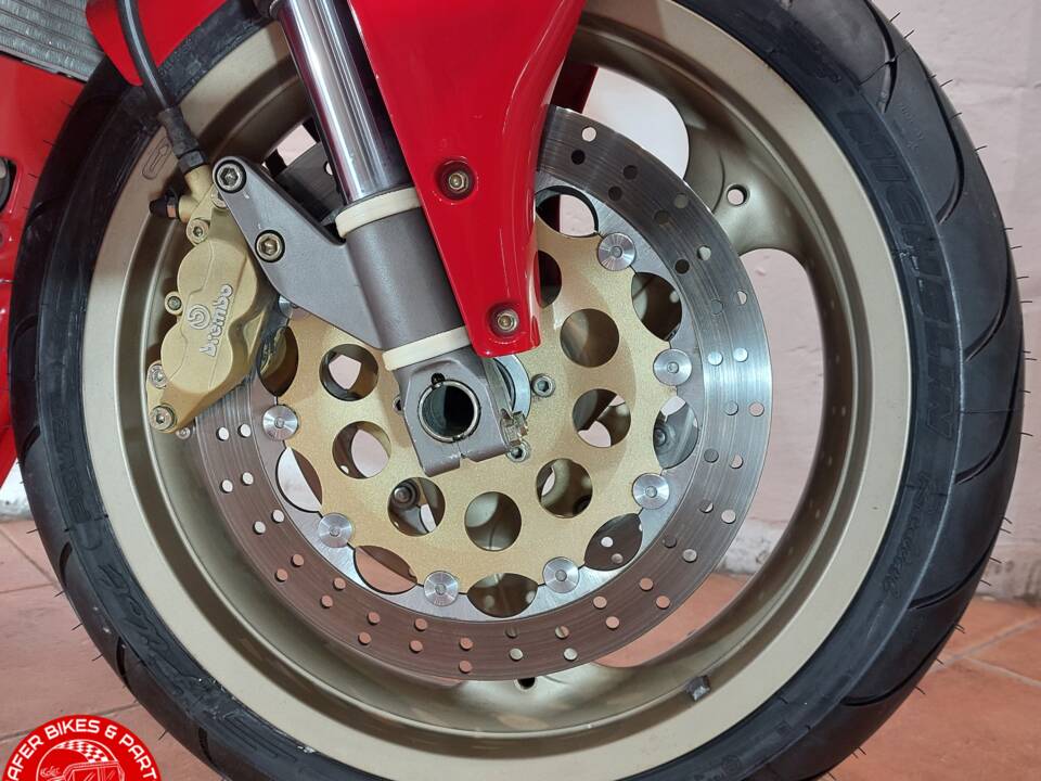 Image 24/57 of Ducati 916 (1997)