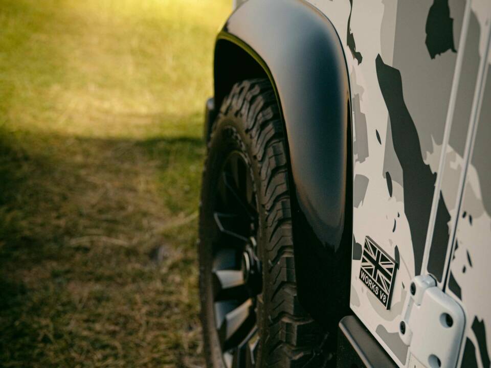 Bild 32/42 von Land Rover Defender Works V8 Trophy (2012)