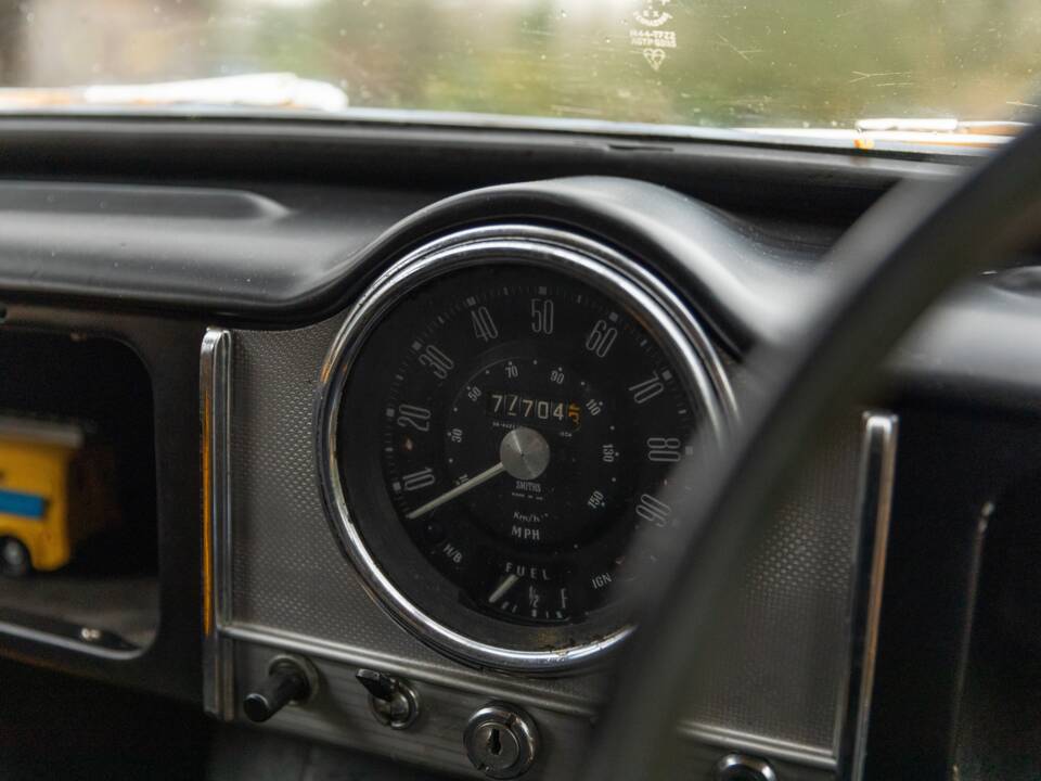 Image 40/50 of Morris Minor Van (1971)