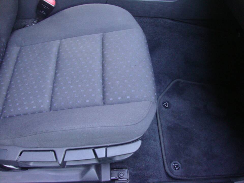 Afbeelding 22/39 van BMW 316i (1993)