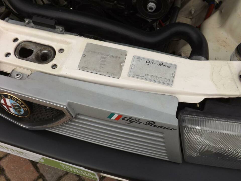 Image 39/50 of Alfa Romeo 75 2.0 (1986)