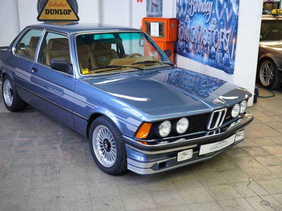 Image 2/56 of BMW 323i (1980)