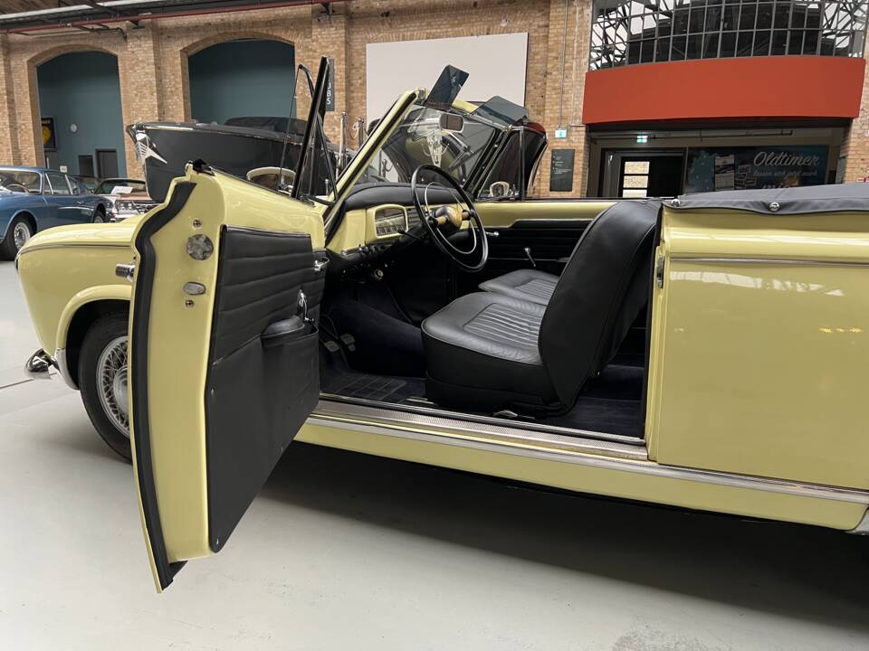 Bild 16/31 von Peugeot 403 Cabriolet (1957)