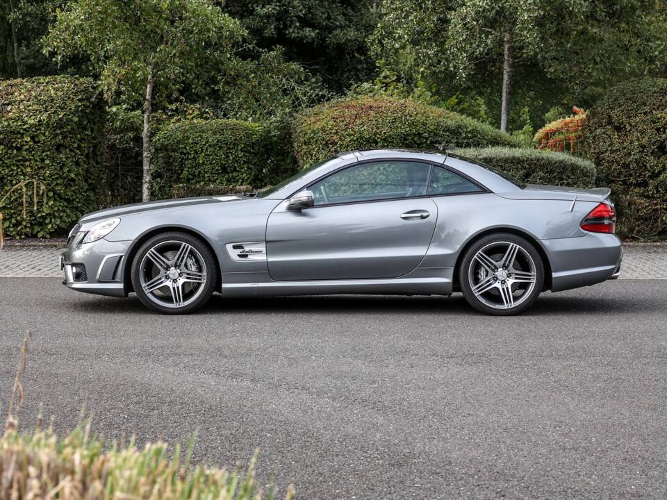 Afbeelding 37/47 van Mercedes-Benz SL 63 AMG (2008)
