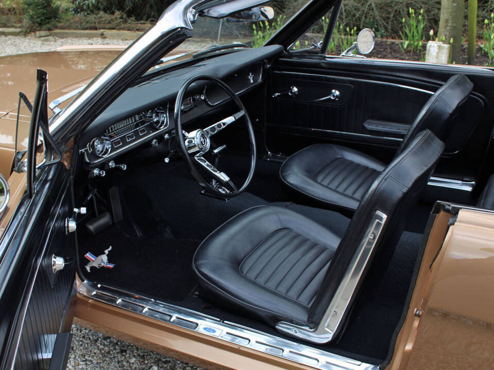 Image 24/32 of Ford Mustang 289 (1964)