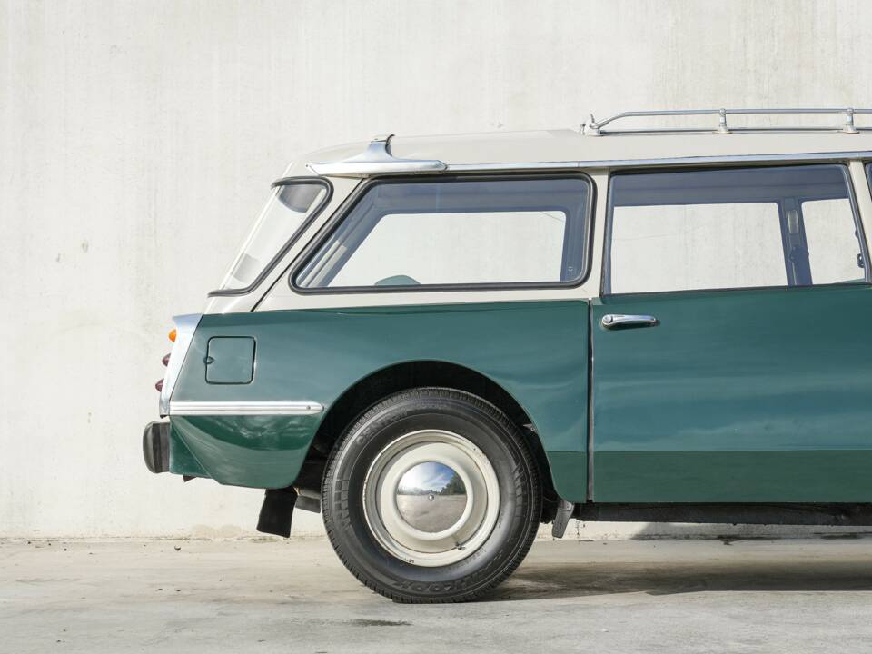 Image 10/43 of Citroën ID 19 Break (1967)
