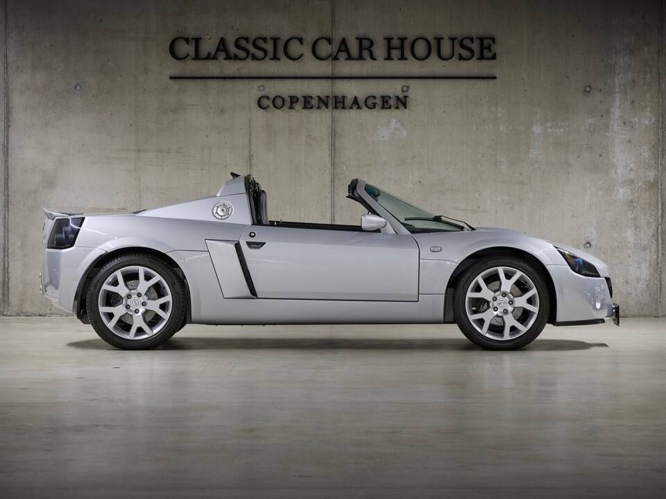Image 13/81 of Opel Speedster 2.0 Turbo (2003)