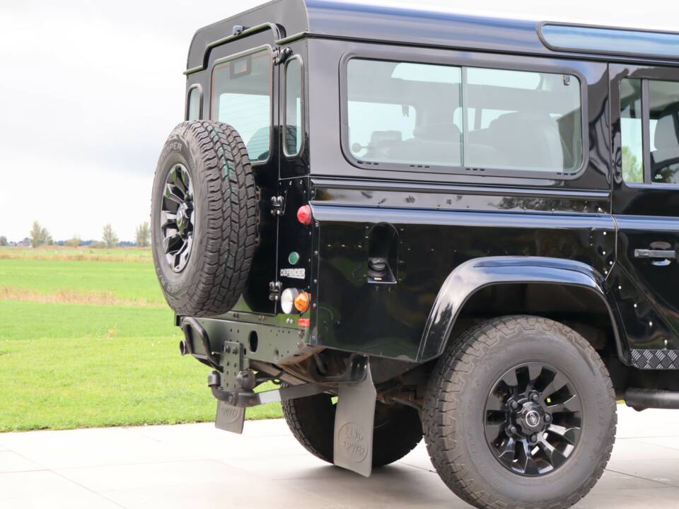 Bild 35/50 von Land Rover Defender 130 Double Cab (2007)