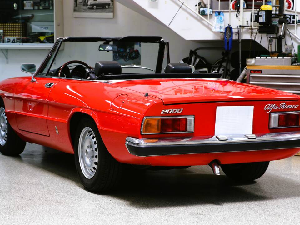 Afbeelding 27/37 van Alfa Romeo 2000 Spider Veloce (1979)