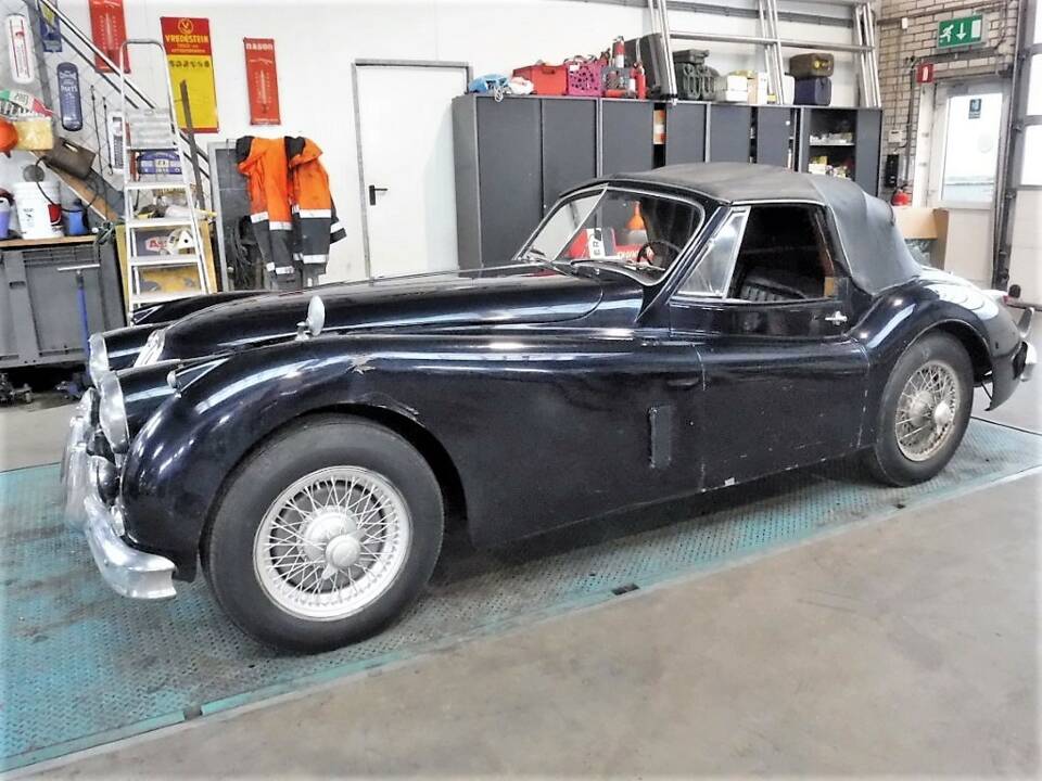 Bild 46/50 von Jaguar XK 140 DHC (1957)