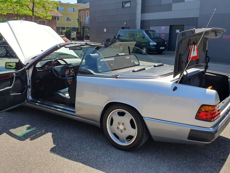 Imagen 65/94 de Mercedes-Benz 300 CE-24 3.4 AMG (1992)