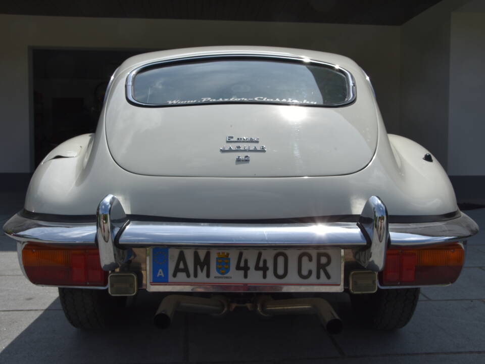 Image 4/24 of Jaguar E-Type (2+2) (1970)