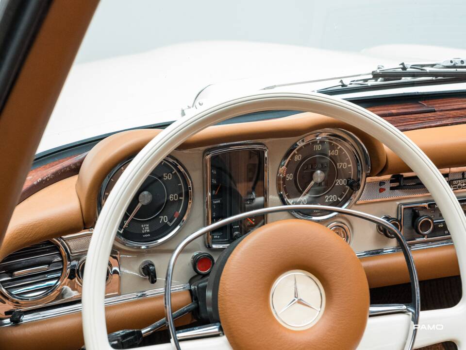 Bild 39/41 von Mercedes-Benz 280 SL (1969)