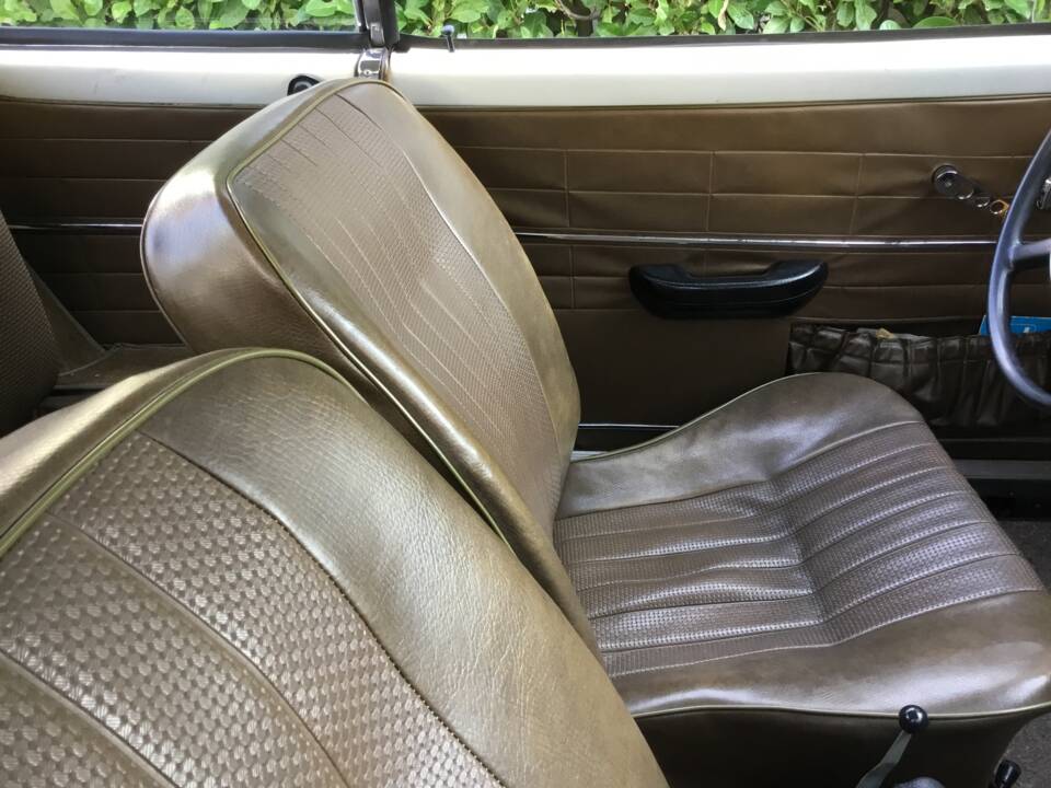 Image 35/83 of Volkswagen Karmann Ghia 1500 (1969)