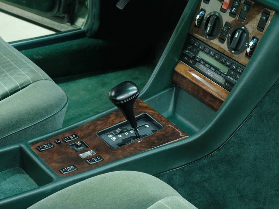 Bild 41/50 von Mercedes-Benz 500 SEC (1988)