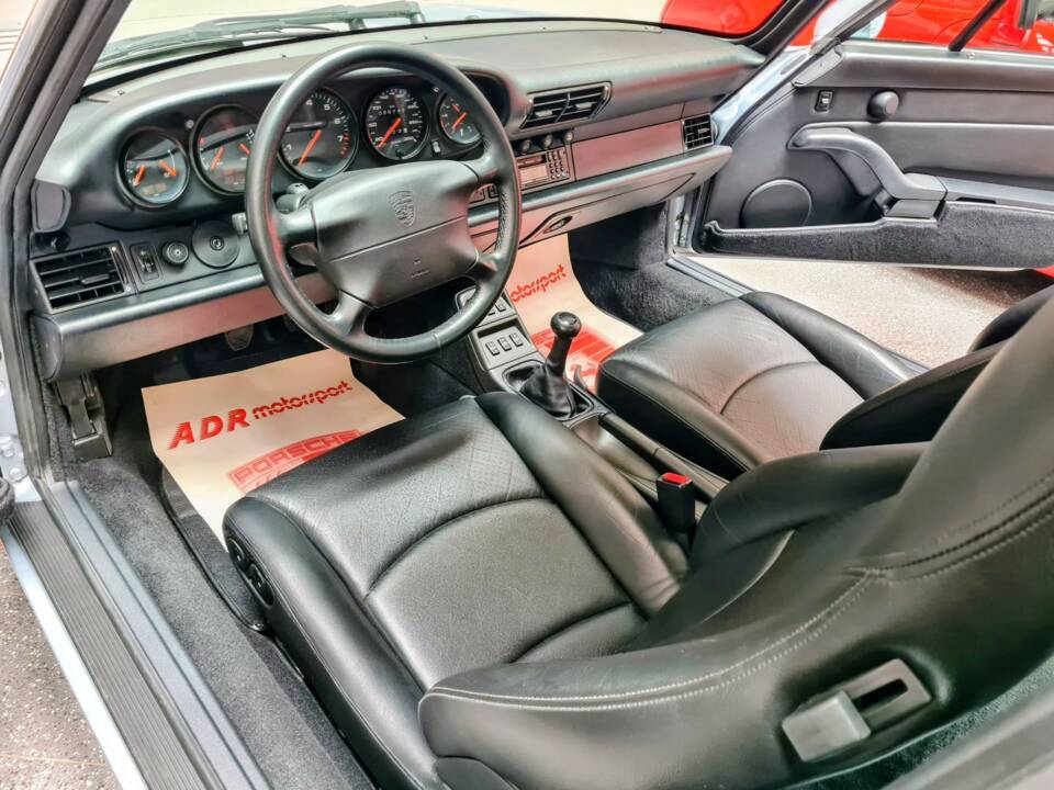 Immagine 8/34 di Porsche 911 Carrera (1996)