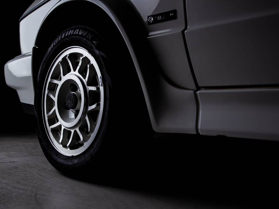 Image 31/37 of Volkswagen Golf Mk I Convertible 1.8 (1990)