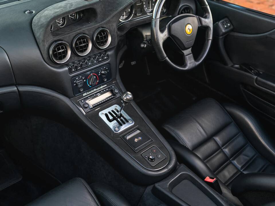 Imagen 8/25 de Ferrari 550 Barchetta (2001)