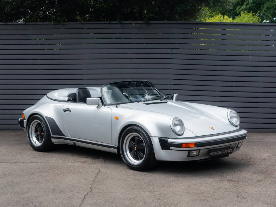 Image 2/68 of Porsche 911 Speedster 3.2 (1989)