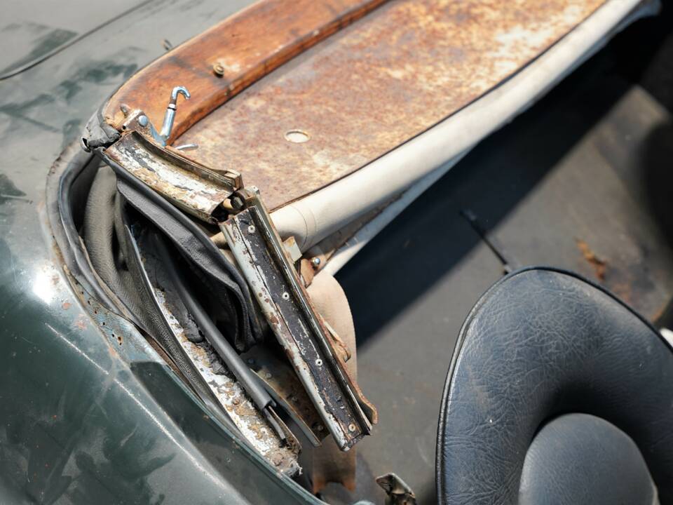 Image 22/28 of Jaguar E-Type 3.8 (1962)