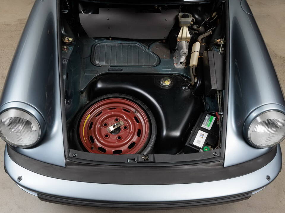 Image 30/41 of Porsche 911 SC 3.0 (1982)