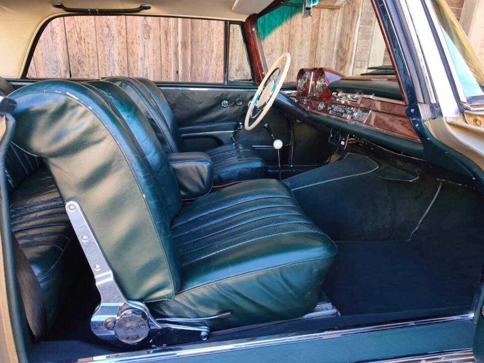 Afbeelding 6/30 van Mercedes-Benz 220 SE b (1961)