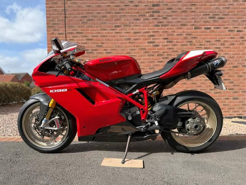 Bild 2/46 von Ducati 1098 R (2008)