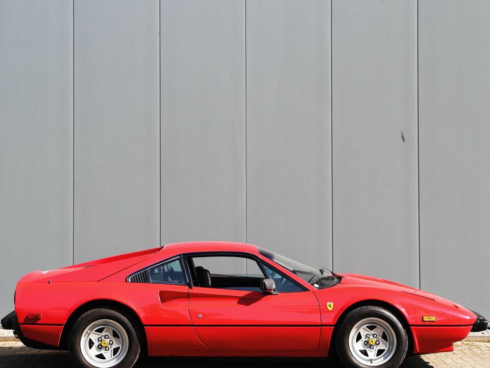 Image 11/61 of Ferrari 308 GTBi (1982)
