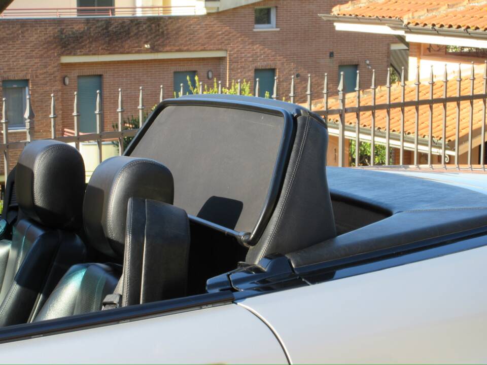 Image 8/39 of Mercedes-Benz SL 320 (1994)