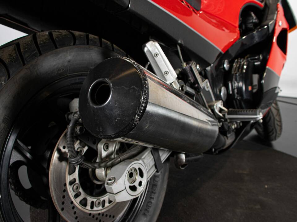 Imagen 36/47 de Kawasaki GPz 1000RX (1986)